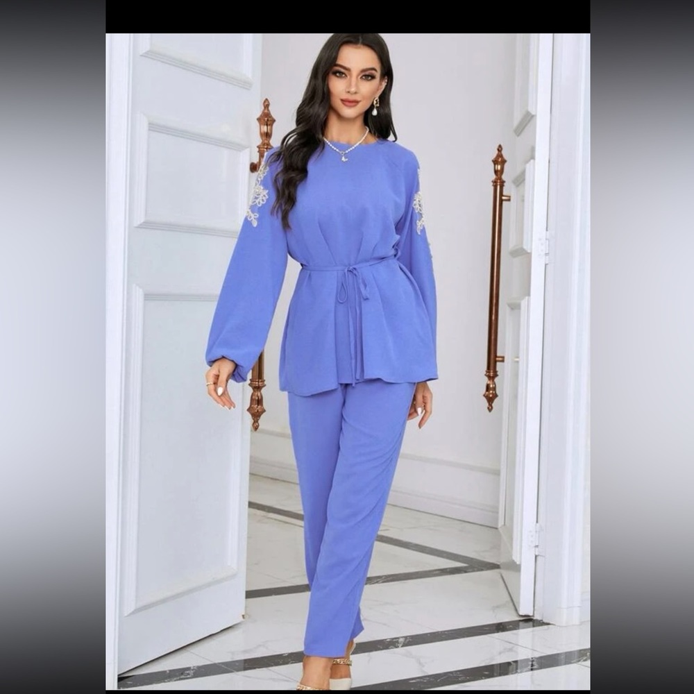 Long sleeve blue belted set. Size XL. Selling for $13